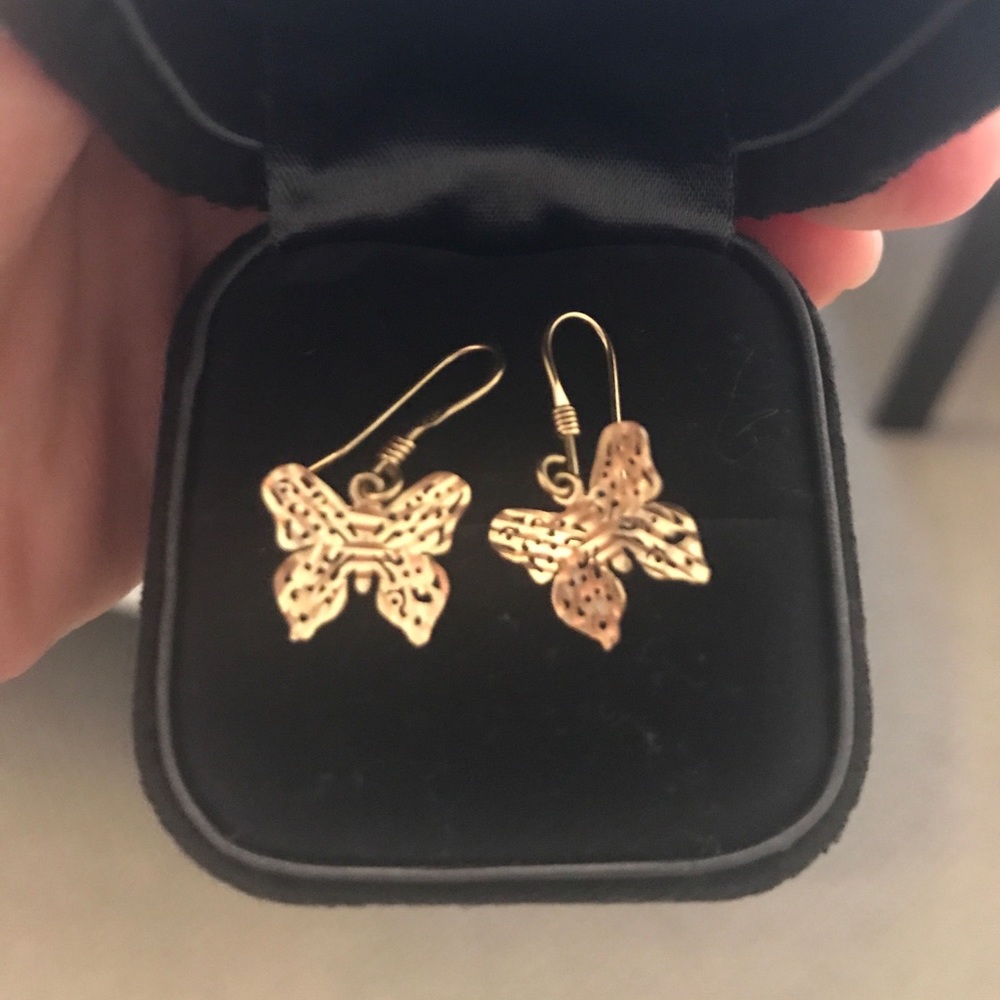 Gold earring